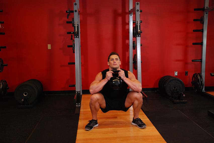 Los mejores ejercicios de piernas en el gimnasio máquinas y mancuernas