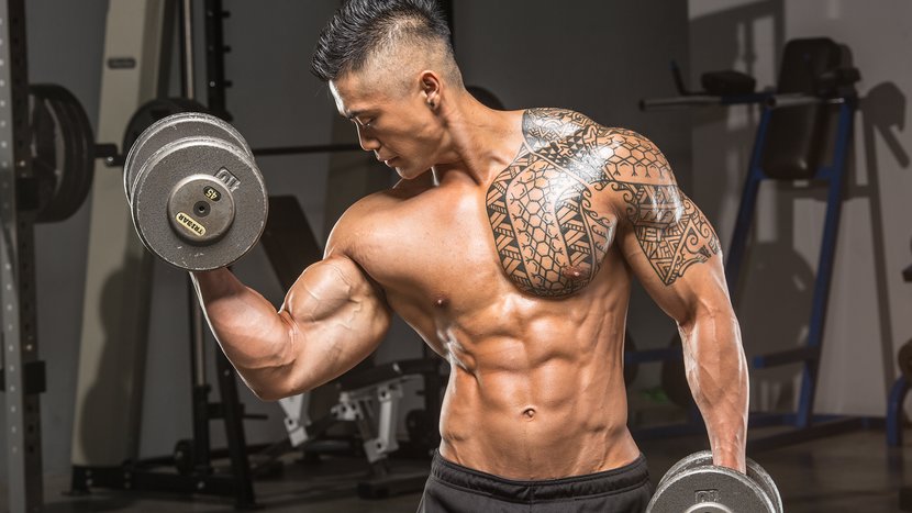 13 mejores ejercicios de bíceps para hombres