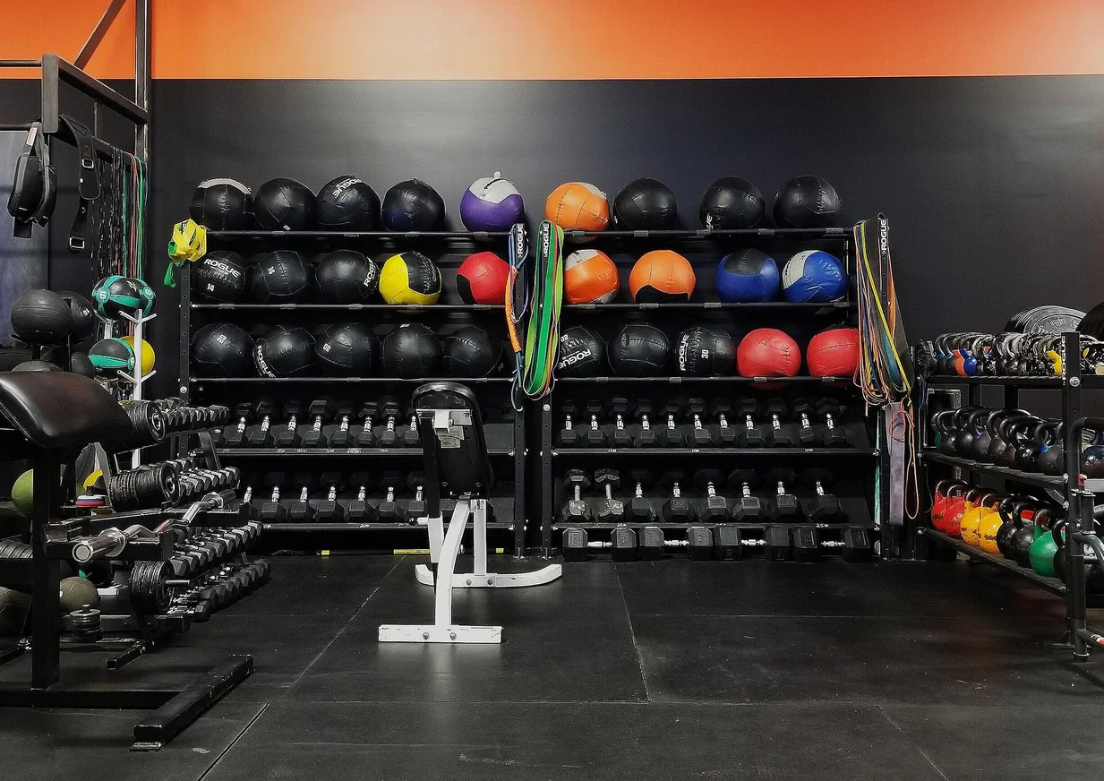 Equipamiento_gimnasio_accesorios_para_las_diferentes_salas